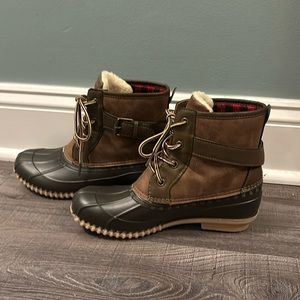Women’s Madden Girl Duck Boots Size 7